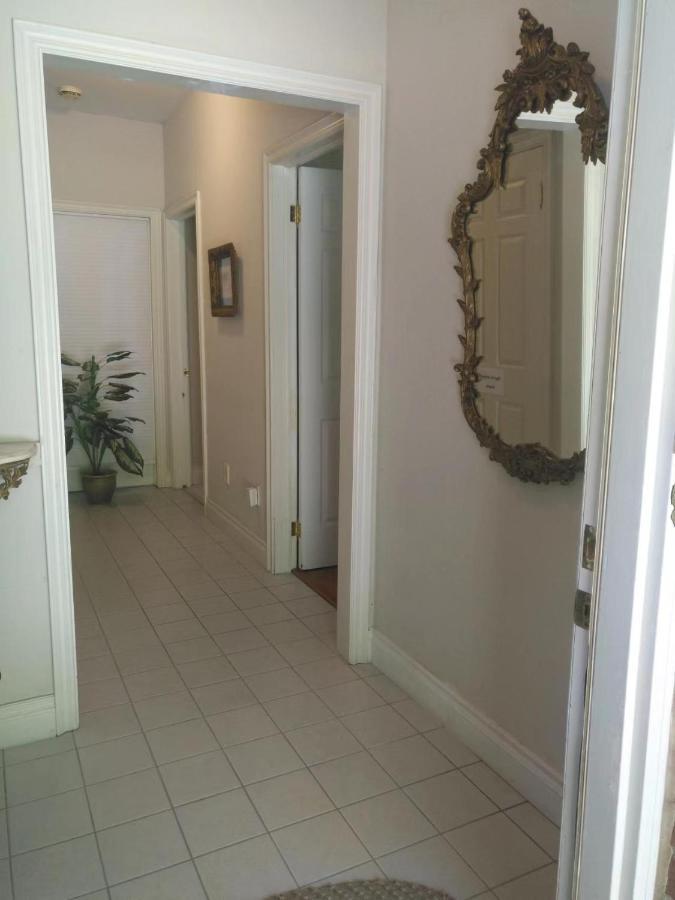 Lakeside Private Suite-Queen Bed Room Tottenham Экстерьер фото